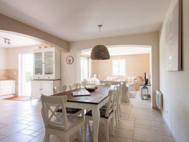 Cozy Holiday Home in Le Plan-de-la-Tour with Pool