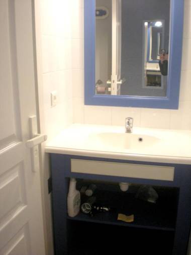 Maison de 2 chambres a Guilvinec a 30 m de la plage avec piscine partagee et jardin clos