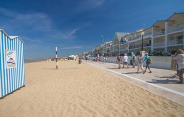 LOGIS Hotel Majestic Chatelaillon Plage - La Rochelle