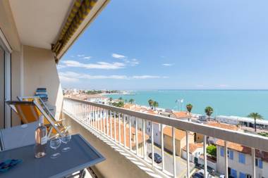 GORGEOUS APT with TERRACE ELEVATOR AC FREE PARKING