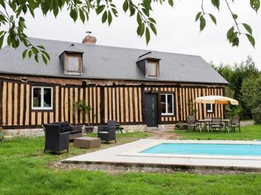 Characteristic 16-th century house with heated swimming pool.