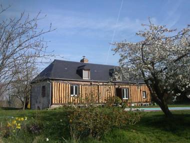 Characteristic 16-th century house with heated swimming pool.