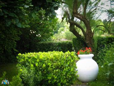 Logis Hôtel & Restaurant Au Clos Paillé Charme & Caractère