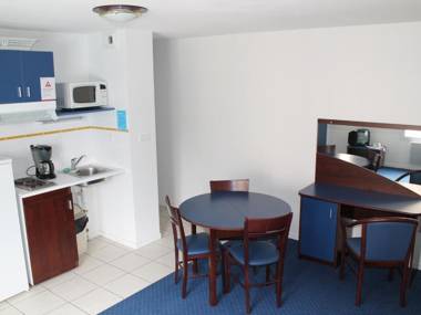 Appartement La Roche-Posay 2 pièces 4 personnes - FR-1-541-13
