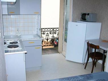 Studio avec balcon et wifi a Neris les Bains