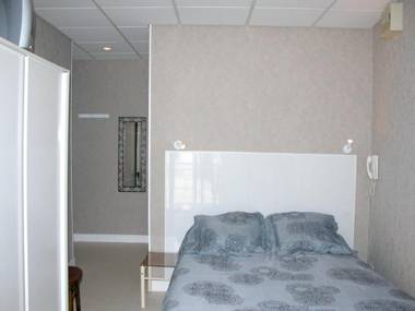 Studio avec balcon et wifi a Neris les Bains