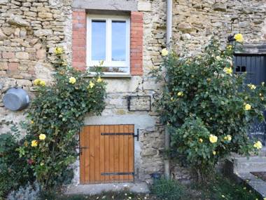 Romantic Holiday Home in Barricourt with Barbecue