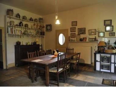 Vintage Mansion in Saint-Aubin-sur-Loire with Pool