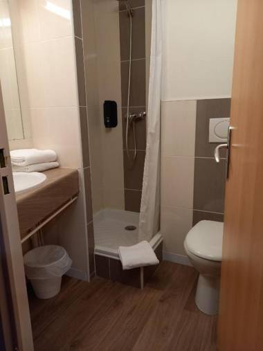 B&B HOTEL Saint-Etienne Monthieu