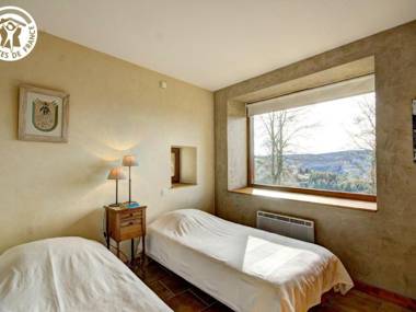 Gîte Saint-Étienne 3 pièces 4 personnes - FR-1-496-38