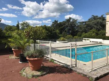 Charme et tranquillité dans résidence avec piscine L’APARTÉ - SEJOURAIX