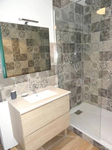 Maison de 3 chambres avec terrasse amenagee et wifi a Esparron de Verdon