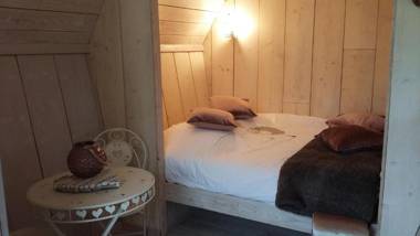 Au Refuge Des 3 Ours - Chambres d'hôtes et cabanes