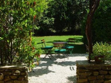 Le Mas des Grès & Sous les Platanes