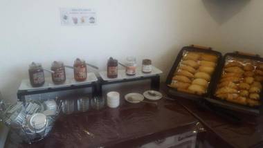 Adonis Saint Florent