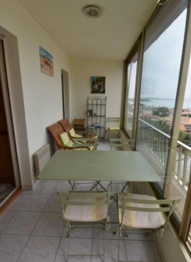 Charming studio with TERRACE and 180 SEA VIEW