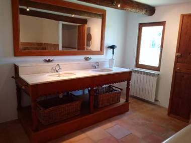 LE MAS DES FLANERAIES