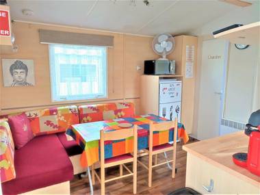 Entire house - 2 bedroom mobile home