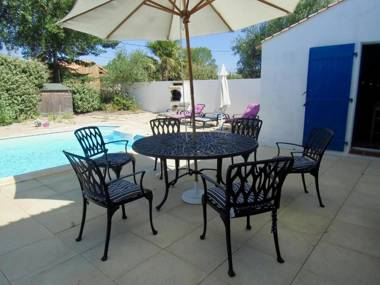 Villa familiale et confortable a Saint Jean de Monts avec piscine chauffee