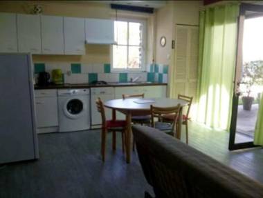 Studio avec jardin clos et wifi a Hirel