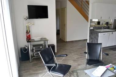 Maison de 2 chambres avec jardin clos et wifi a Saint Jouan des Guerets a 1 km de la plage