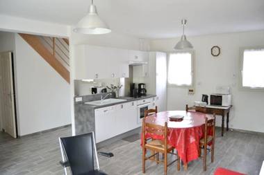 Maison de 2 chambres avec jardin clos et wifi a Saint Jouan des Guerets a 1 km de la plage