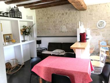 Maison de 2 chambres avec jardin clos et wifi a Chateauvieux