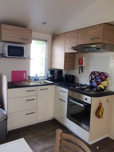 Bungalow de 3 chambres a Saint Brevin les Pins a 300 m de la plage avec piscine partagee terrasse amenagee et wifi