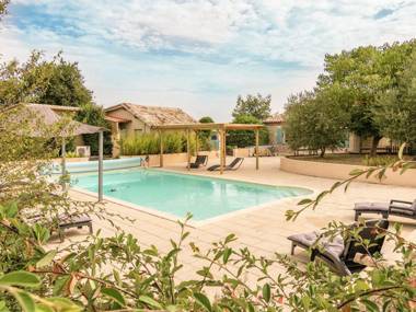 Beautiful Villa in Saint-Nexans with Private Heated Pool