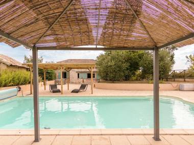 Beautiful Villa in Saint-Nexans with Private Heated Pool