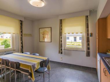 Modern Holiday Home in Aquitaine Country with Swimming Pool