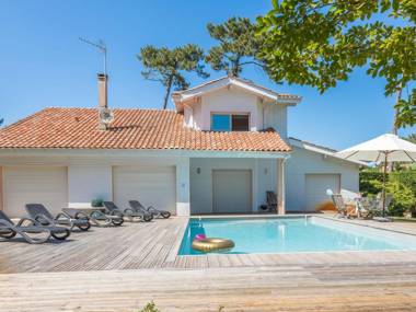 Luxury villa with a private pool located 400m from the beach