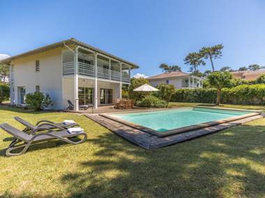 Luxury villa with a private pool located 400m from the beach