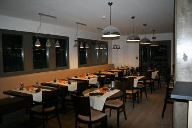 Auberge de la Petite Ferme Super-Besse Est The Originals Relais (Qualys-Hotel)