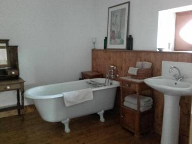 Gîte La Roche-Neuville 6 pièces 14 personnes - FR-1-600-148