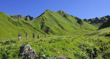 L'OUSTALOU SAINT NECTAIRE MAISON DE CHARME EN AUVERGNE PISCINE PRIVEE