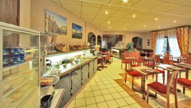 Logis Le Cheval Blanc et Le Clovis