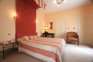 Hotel The Originals Château de Perigny