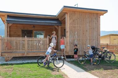 Les Lodges de la ViaRhôna / cabane-spa