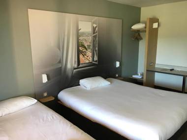 B&B HOTEL Villeneuve Loubet Village