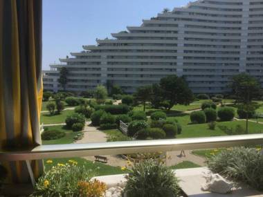Lovely apartment in Marina Baie des Anges- Baronnet - Sew view free parking spaces on site restaurants beach supermarket
