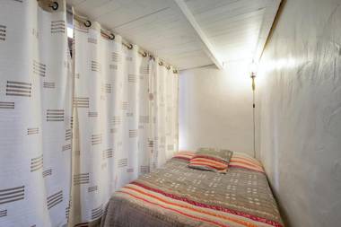 Studio avec balcon et wifi a Villeneuve les Avignon