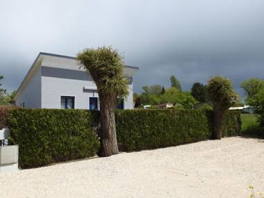 Gîte Villegusien-le-Lac 3 pièces 4 personnes - FR-1-611A-17