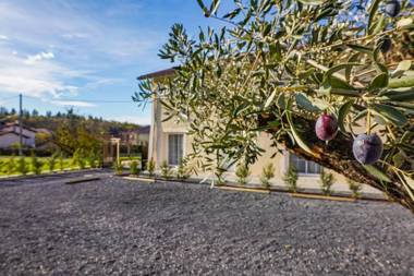 LES VALLEES by Cocoonr