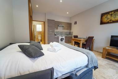 LES VALLEES by Cocoonr