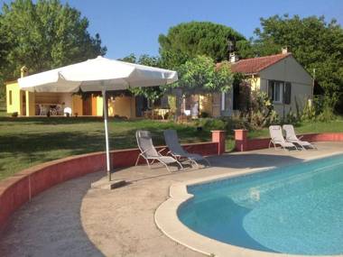 Pleasant Holiday Home in Villecroze with Swimming Pool