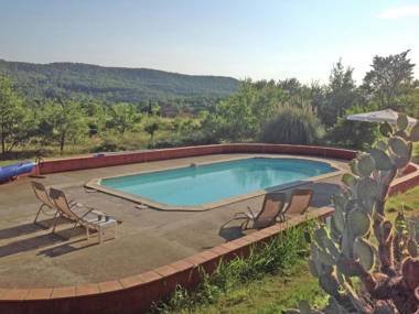 Pleasant Holiday Home in Villecroze with Swimming Pool