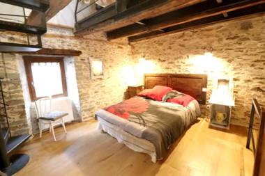 Villa de 5 chambres avec piscine privee jardin clos et wifi a Vieillevie