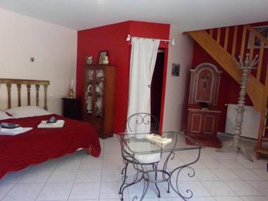 Chambres et table d'hôtes maisonnettes individuelles dans propriété privée