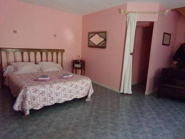 Chambres et table d'hôtes maisonnettes individuelles dans propriété privée